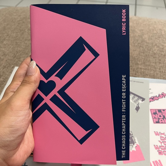 TOMORROW BY TOGETHER The Chaos Chapter: FIGHT OR ESCAPE Album - Picture 9 of 17